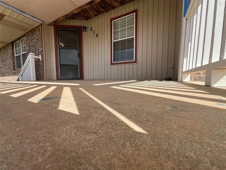 216 N Jefferson Avenue, Blanchard, OK 73010 - #2