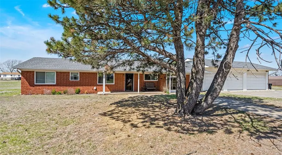 210 Chickasha Avenue, Amber, OK 73004 - #3