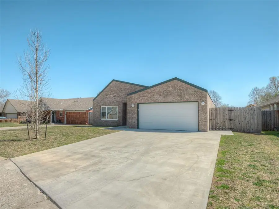 11612 SW 5th Street, Yukon, OK 73099 - #2