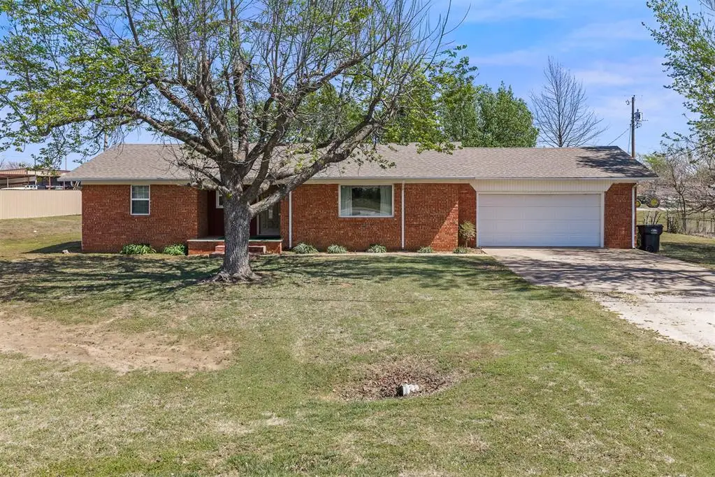 604 N Main Street, Elmore City, OK 73433 - #1