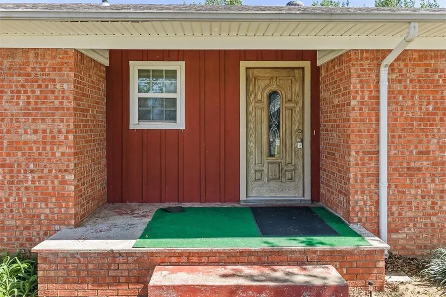 604 N Main Street, Elmore City, OK 73433 - #2