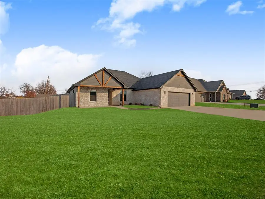 158 W Sooner Drive, Stroud, OK 74079 - #3