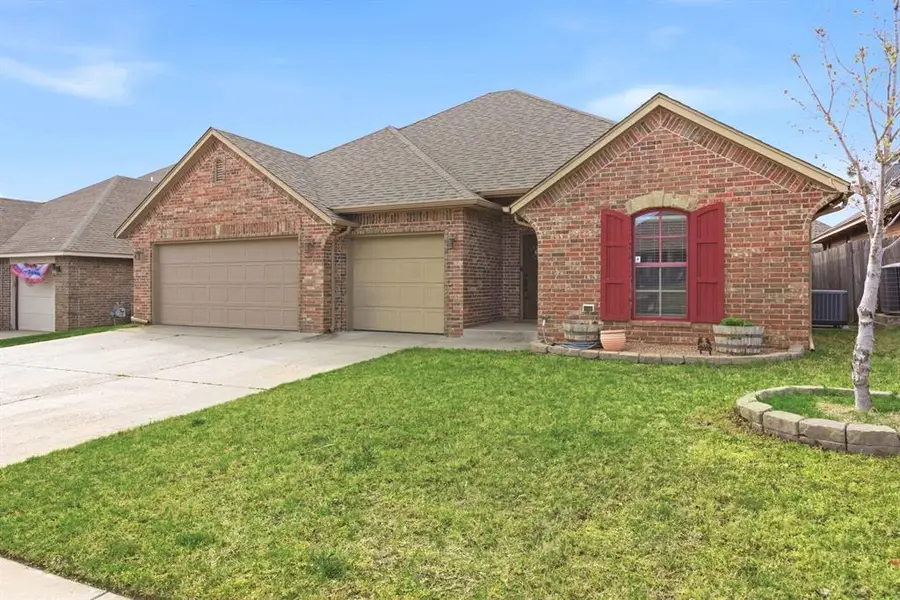 1812 NE 1st Street, Moore, OK 73160 - #2