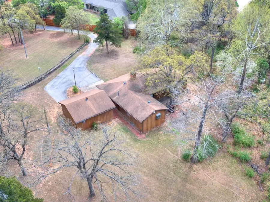 3505 S Coltrane Road, Edmond, OK 73013 - #2