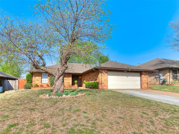 1701 Green Leaf Lane, Edmond, OK 73013
