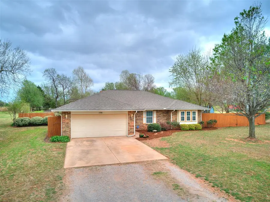 106 Oakwood Drive, Tuttle, OK 73089 - #3