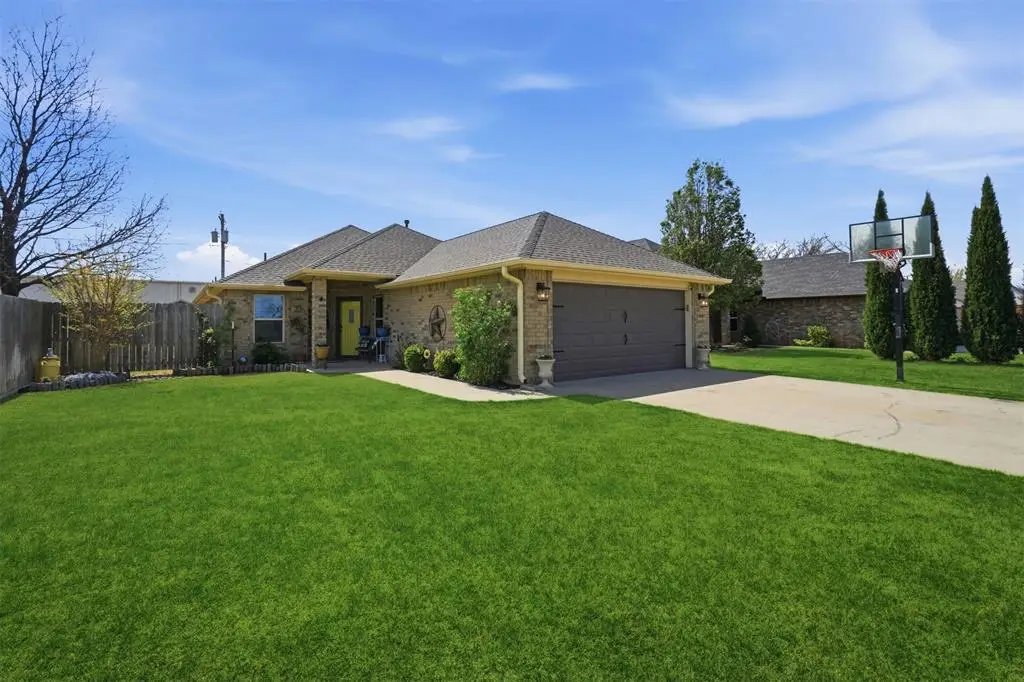 2824 W 2nd Street, Elk City, OK 73644 - #1