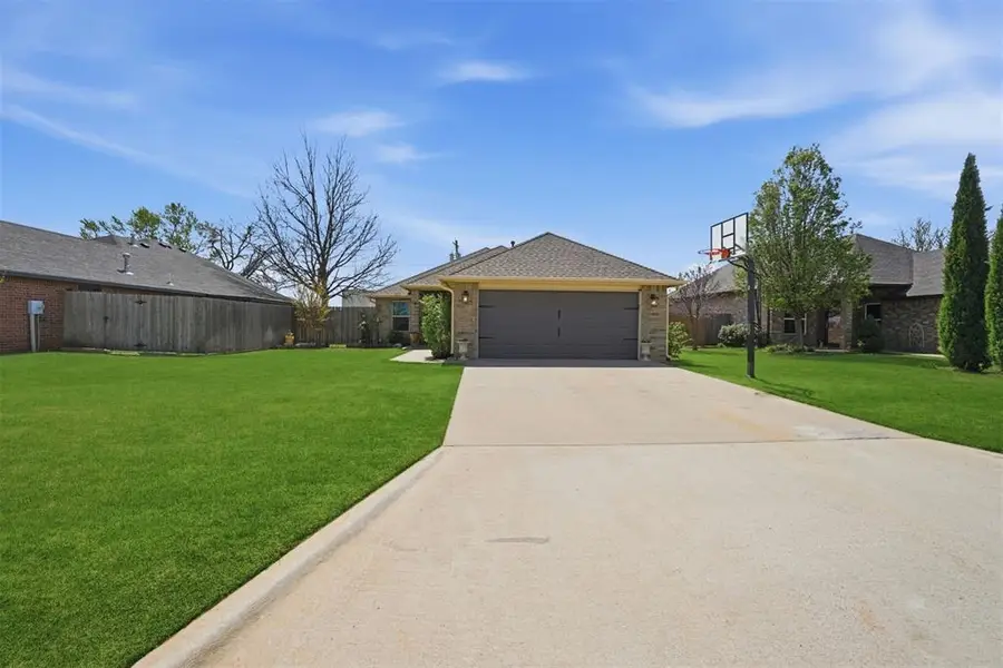 2824 W 2nd Street, Elk City, OK 73644 - #3