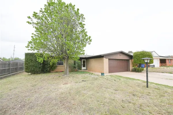 122 Ruskin Place, Chickasha, OK 73018