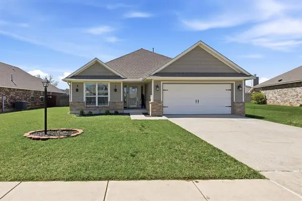 705 Windy Lane, Yukon, OK 73099