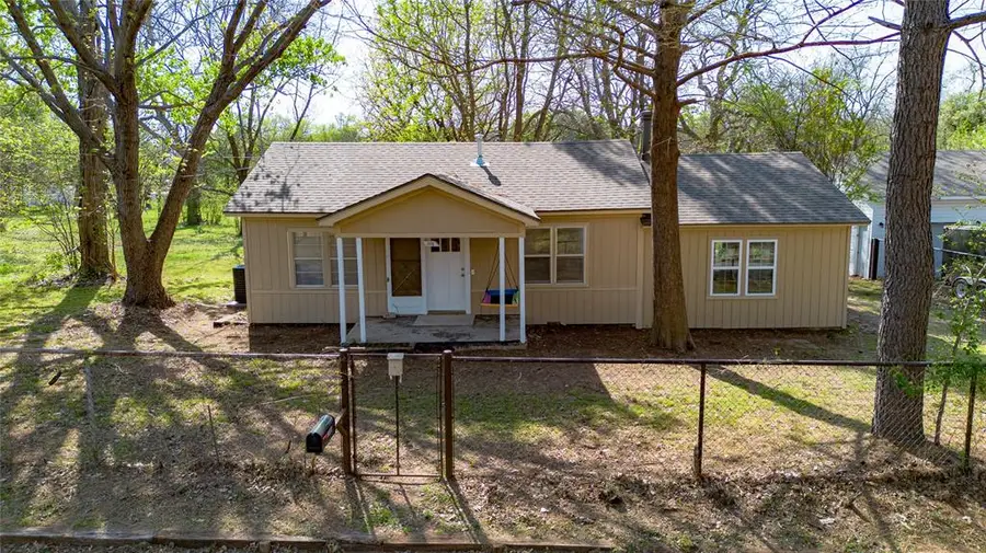 308 N Clayton Avenue, Wynnewood, OK 73098 - #3