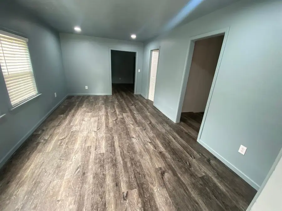 555 E Harmon Drive, Midwest City, OK 73110 - #2