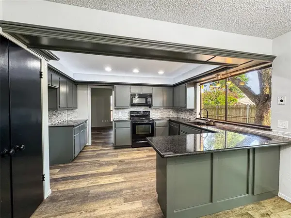 112 Wellington Lane, Moore, OK 73160