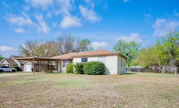 404 N 6th Street, Noble, OK 73068