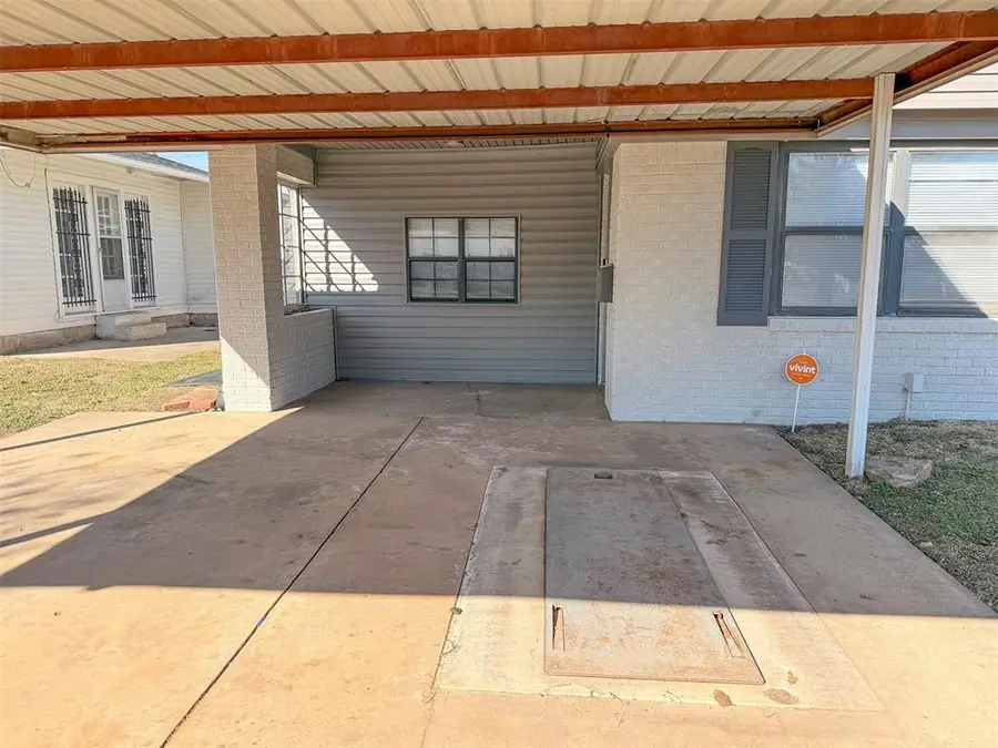 624 W Kirk Street, Shawnee, OK 74801 - #3