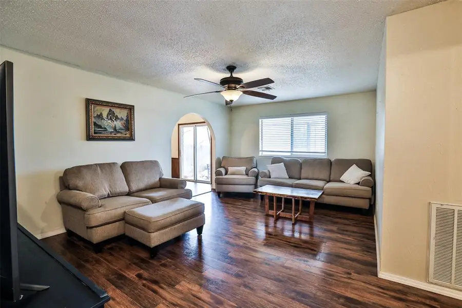 712 Wilkinson Drive, Moore, OK 73160 - #2