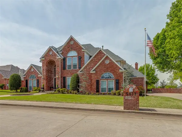 5917 Laquinta Drive, Edmond, OK 73025