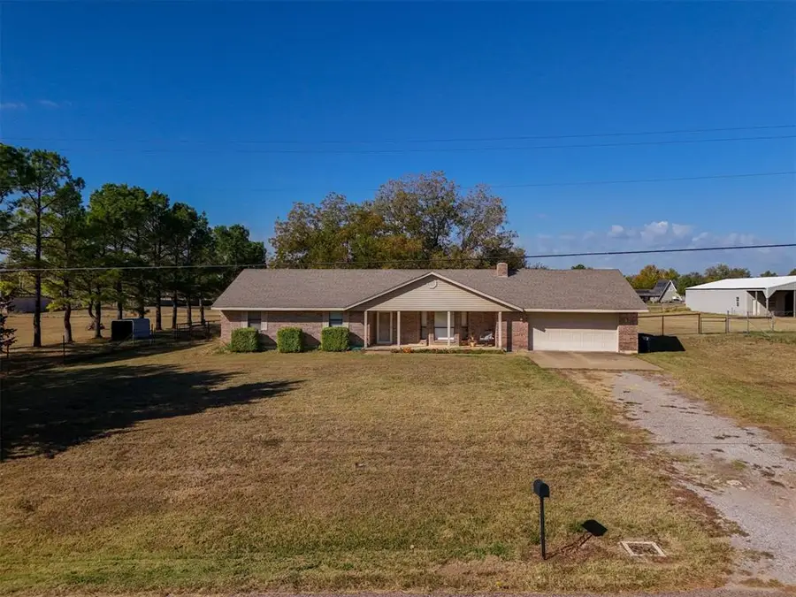 648 N Cleveland Avenue, Shawnee, OK 74801 - #2