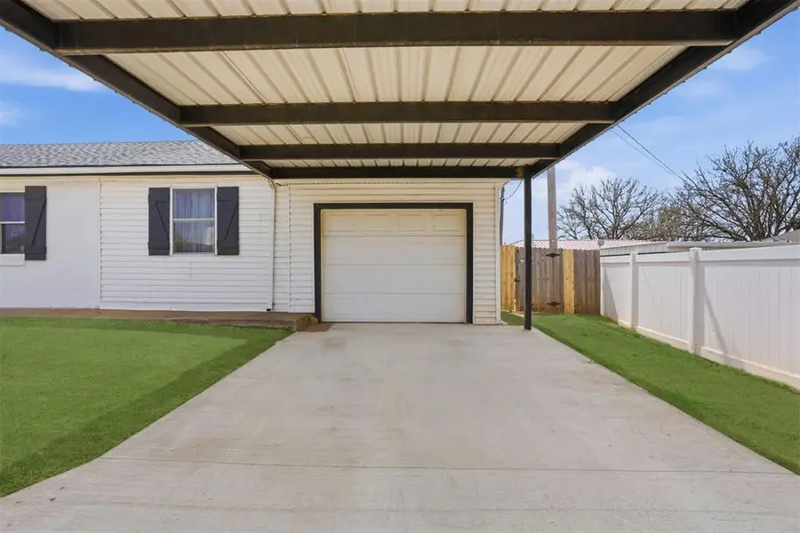 2 E Anchor Drive, Sayre, OK 73662 - #3