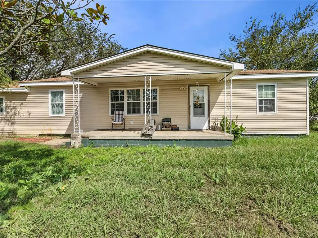 725 N Pine Street, Stratford, OK 74872 - #1