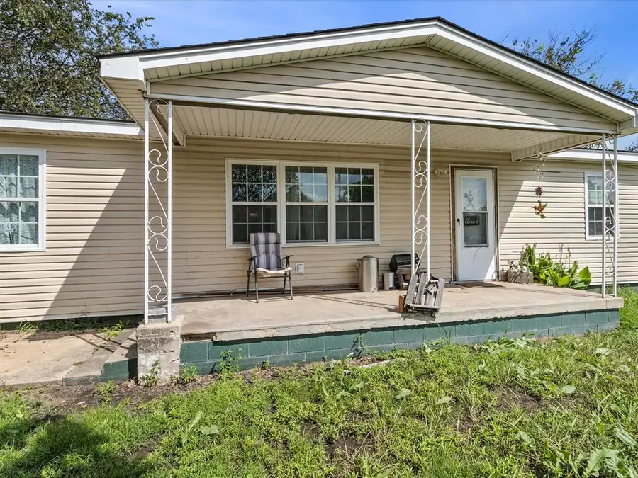 725 N Pine Street, Stratford, OK 74872 - #2