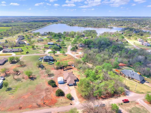 12916 Oak Hill Drive, Piedmont, OK 73078