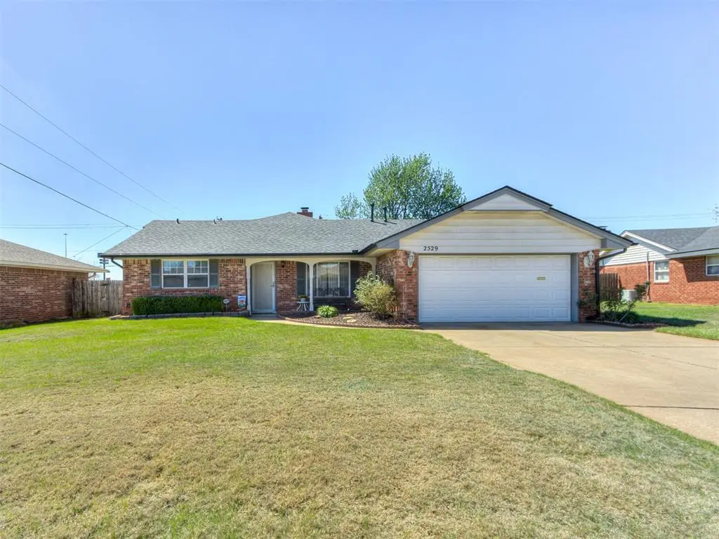 2529 Edgewood Drive, Moore, OK 73160 - #1