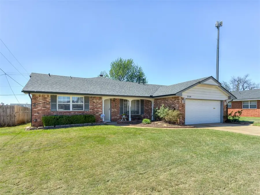 2529 Edgewood Drive, Moore, OK 73160 - #2