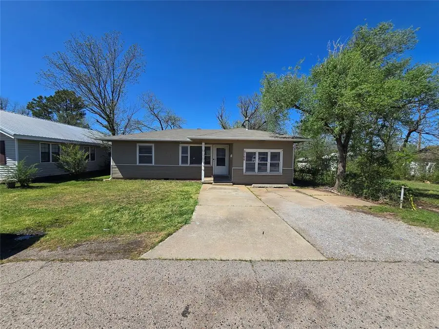 2106 N Aydelotte Avenue, Shawnee, OK 74804 - #2