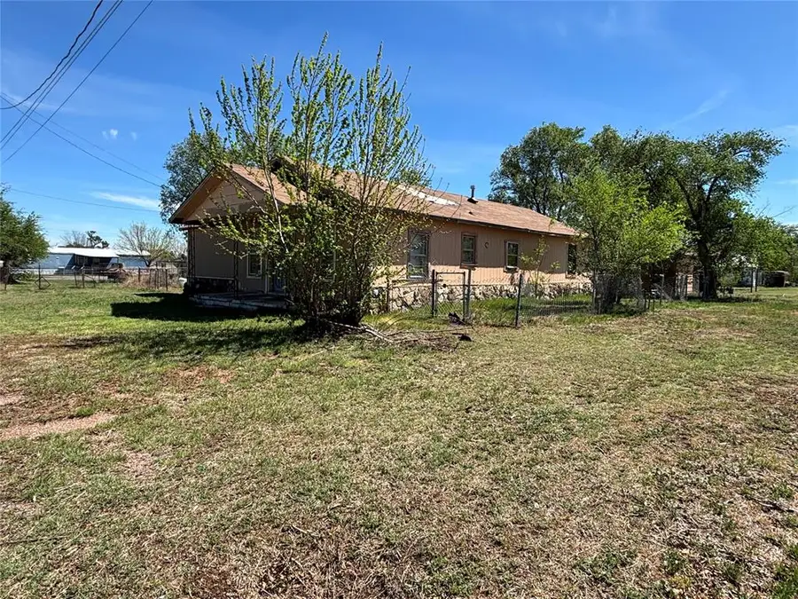401 W Friendship Street, Mangum, OK 73554 - #2