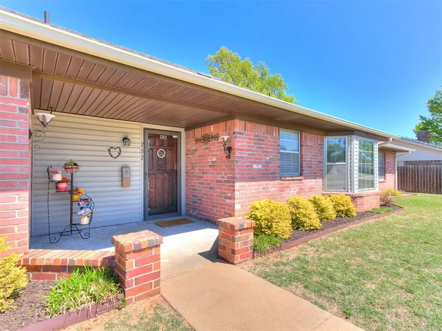 202 E Chicago Street, Shawnee, OK 74804 - #3