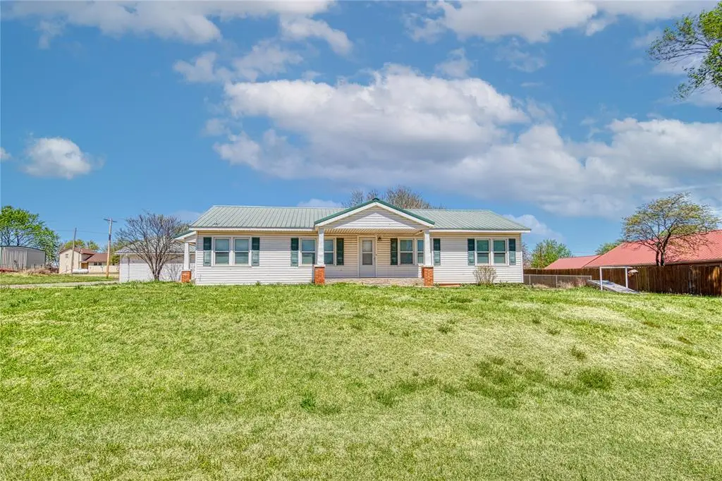 323 S Phillips Avenue, Leedey, OK 73654 - #1