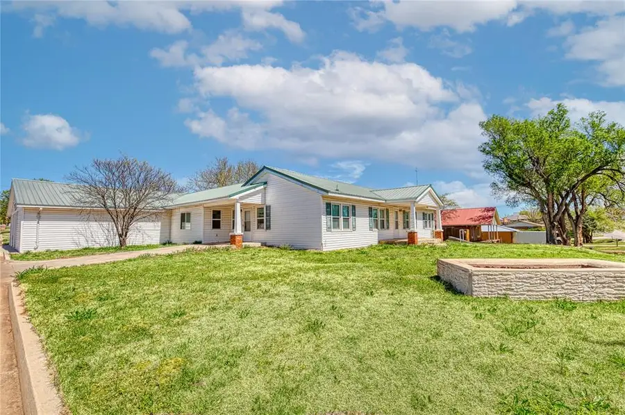 323 S Phillips Avenue, Leedey, OK 73654 - #2