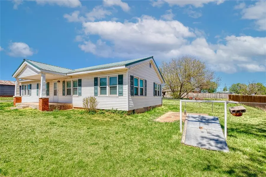 323 S Phillips Avenue, Leedey, OK 73654 - #3