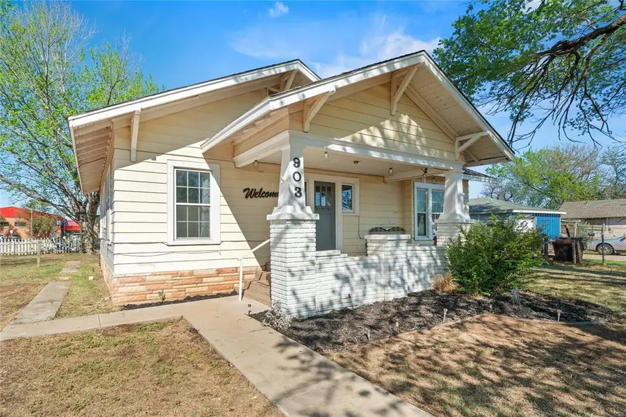 903 N Prouty Avenue, Watonga, OK 73772 - #2