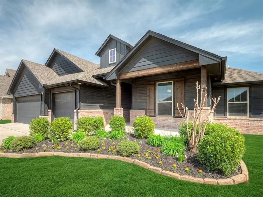 800 Chisholm Trails Drive, Yukon, OK 73099 - #3