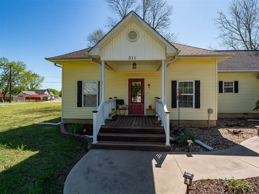 311 NW 1st Street, Checotah, OK 74426 - #3