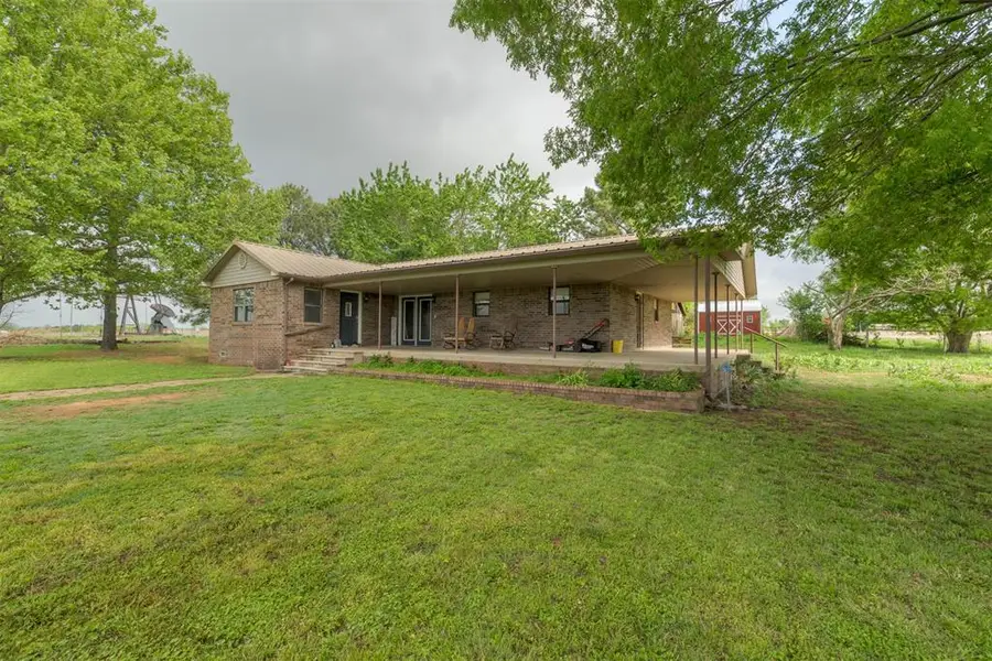 519 N Main Street, Elmore City, OK 73433 - #2