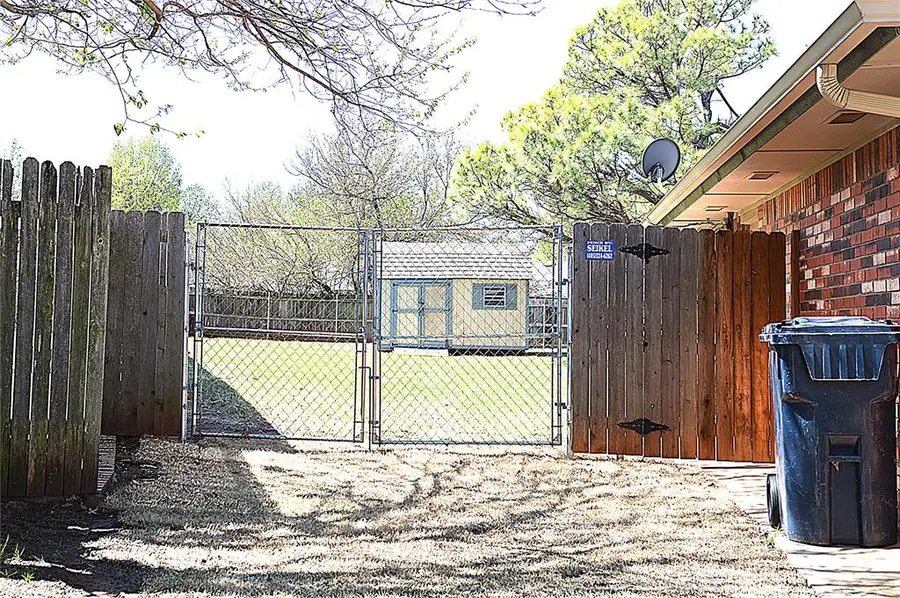 105 Lochwood Place, Yukon, OK 73099 - #3