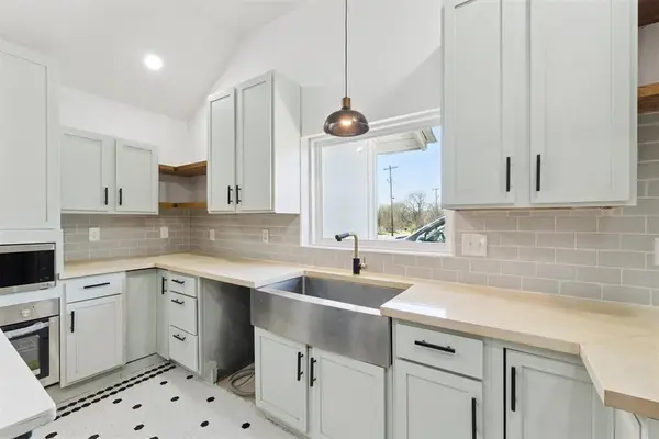 1220 W Dewey Street, Shawnee, OK 74801