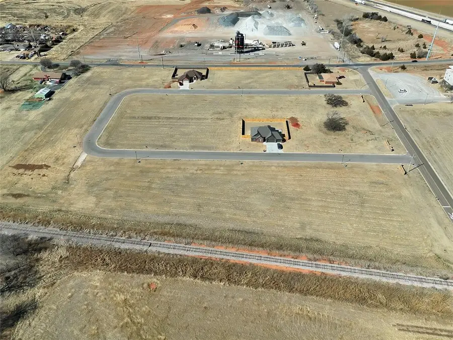 9 Flintlock Trail, Clinton, OK 73601 - #2