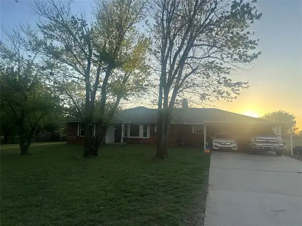 613 Country Drive, Tuttle, OK 73089