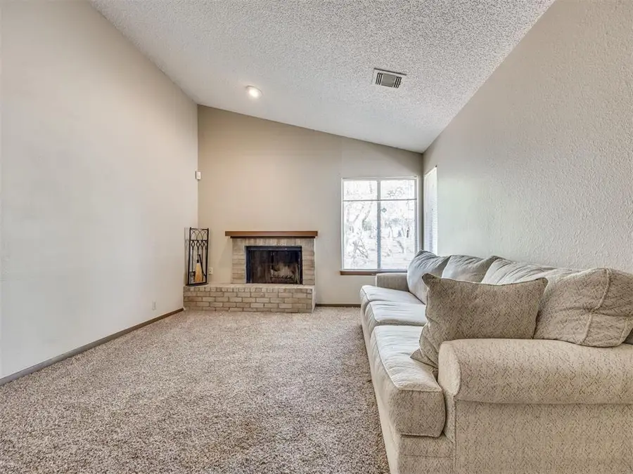 9795 Hefner Village Boulevard, Oklahoma City, OK 73162 - #2