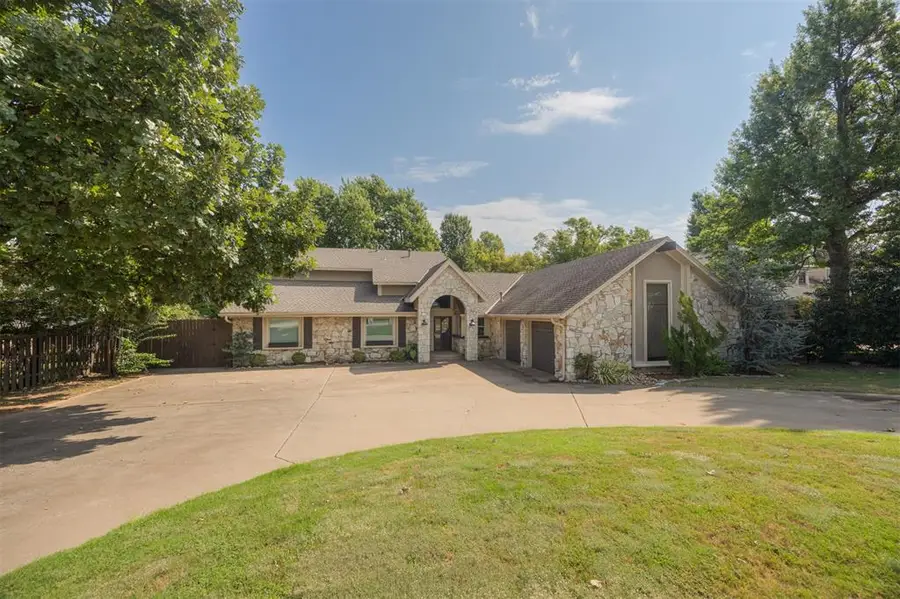 6108 Oak Tree Road, Edmond, OK 73025 - #2