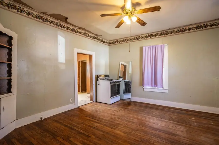 404 N State Street, Weatherford, OK 73096 - #3