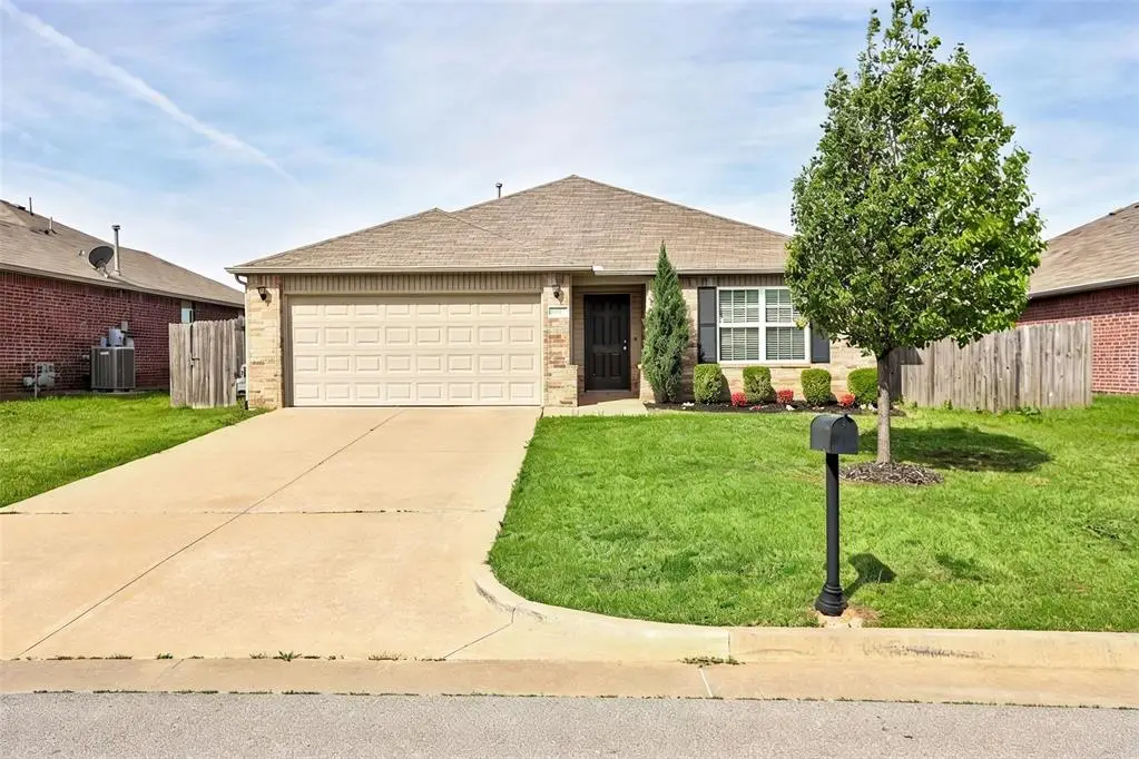 10207 Sussex Place, Oklahoma City, OK 73120 - #1