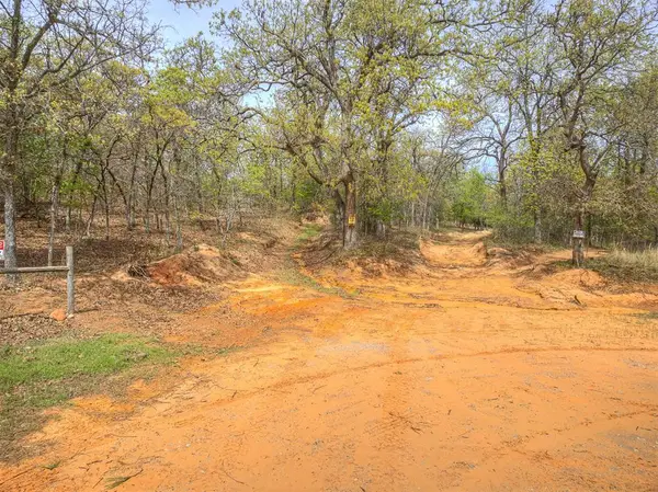 11301 La Rocha Drive, Newalla, OK 74857