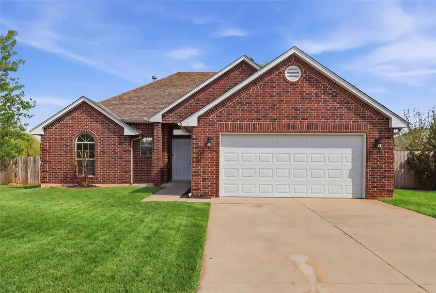 515 E Greenwood Lane, Mustang, OK 73064 - #2