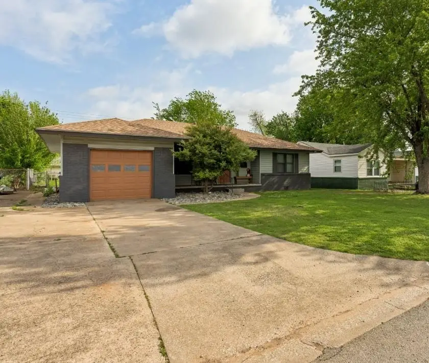 1110 E 6th Street, Cushing, OK 74023 - #3
