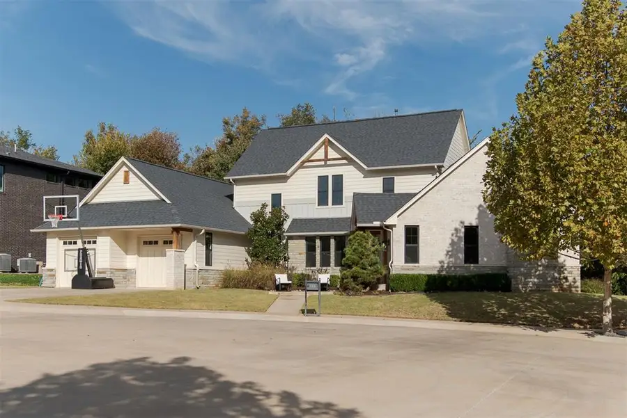 725 E Clegern Place Court, Edmond, OK 73034 - #2